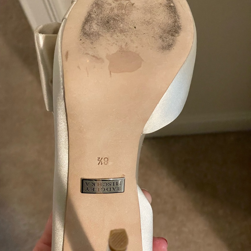 badgley mischka ivory satin
